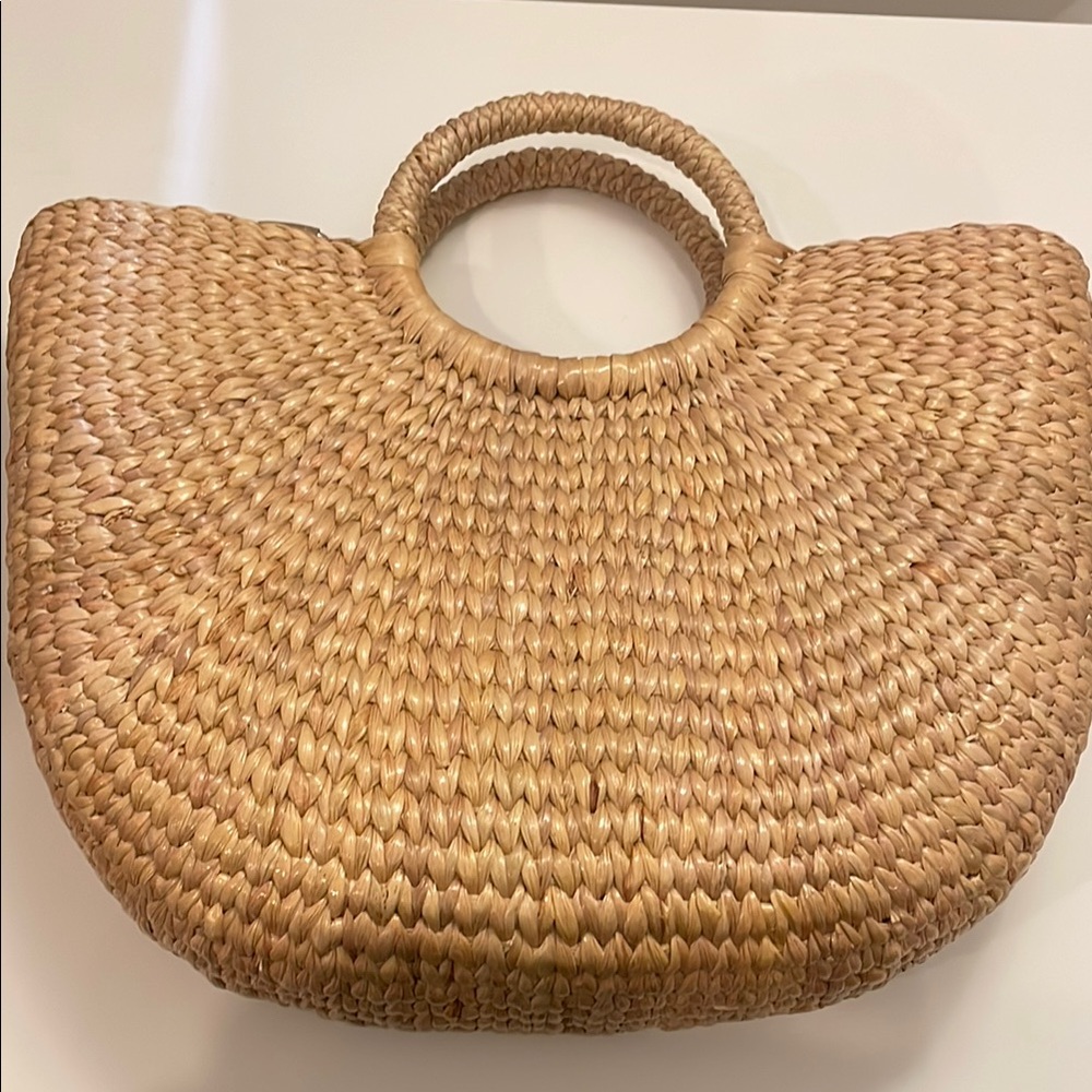 Elegant Tan Woven Handbag